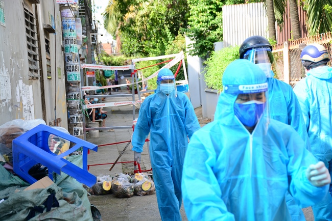 Chùa Hoằng Pháp: Tiếp tục hỗ trợ người dân khó khăn trong đại dịch Covid (đợt 8)